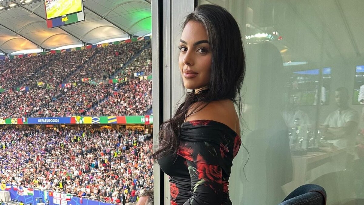 Georgina Rodriguez u vrucim hlacicama i mrežastima carapama u Veneciji