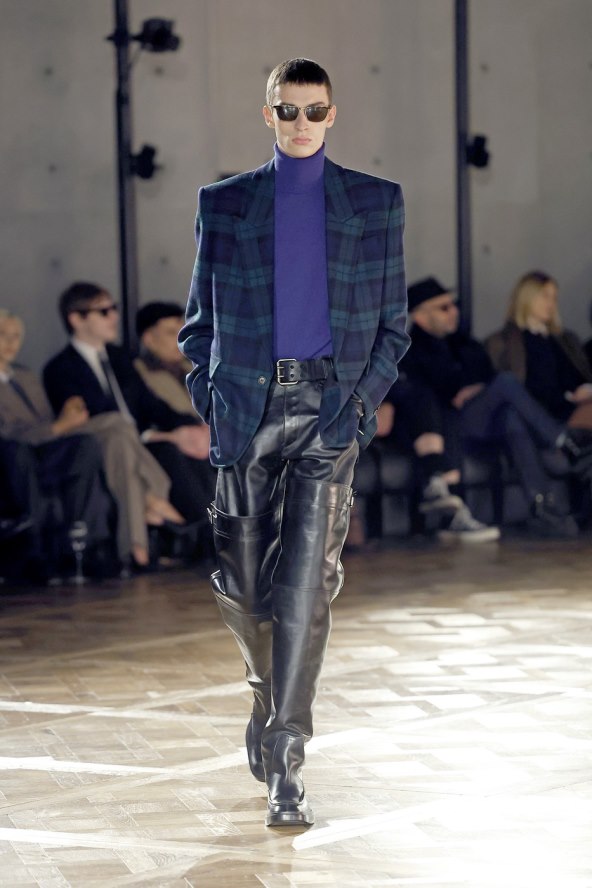 Pedro Pascal nosi Saint Laurent na premijeri The Last Of Us