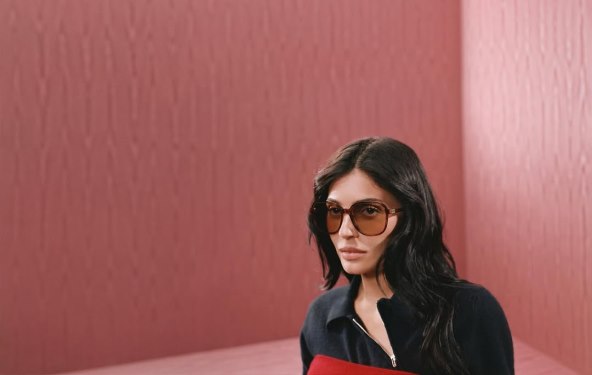 Kylie Jenner u novoj kampanji za Miu Miu