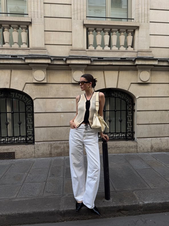Bijele traperice su ljetni modni trend