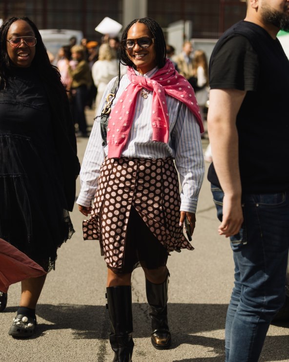 Street style inspiracija s ulica Kopenhagena kako nositi točkice