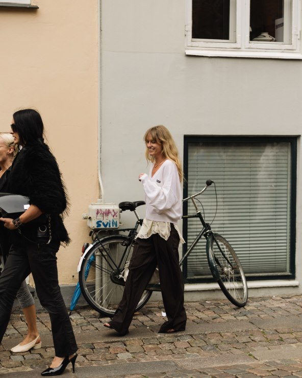 SS26-Copenhagen-Fashion-Week-Streetstyle-Day1-Noor-u-nisa-Khan68.jpg