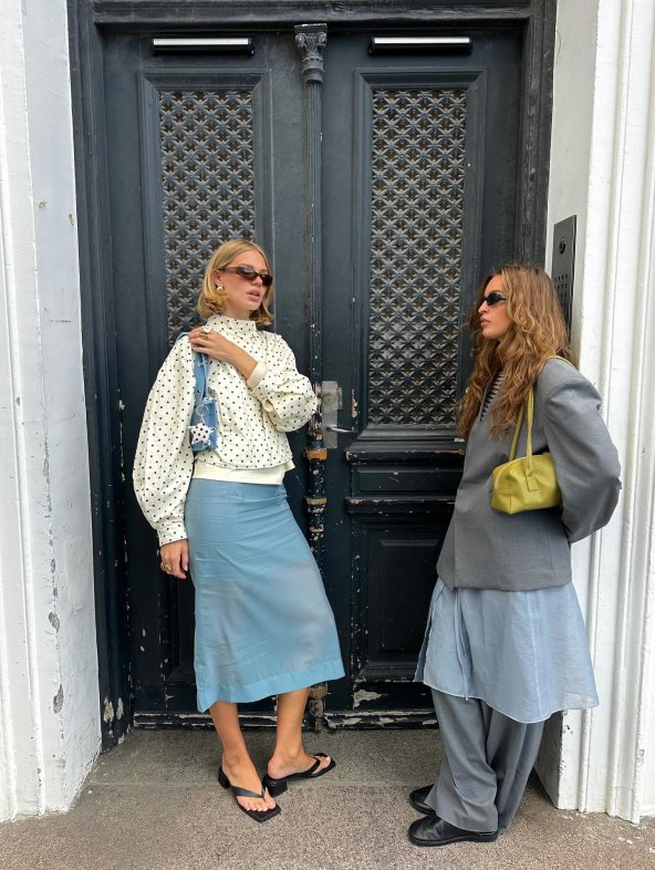 U modnom fokusu je slip midi suknja