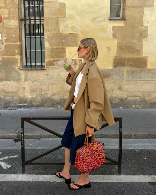 U modnom fokusu je slip midi suknja