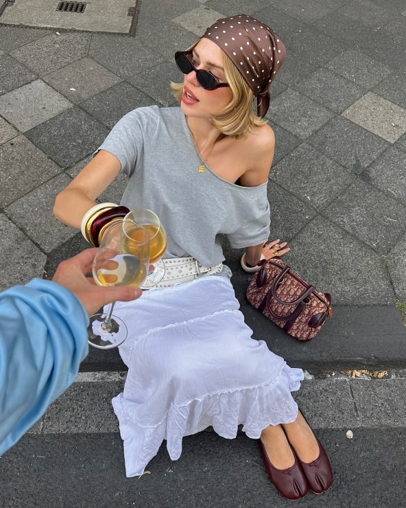 U modnom fokusu je slip midi suknja