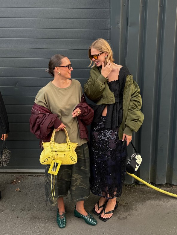 U modnom fokusu je slip midi suknja