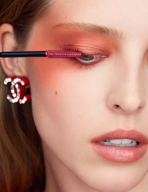 Beauty trend proljeće 2023 monochromatic make up look