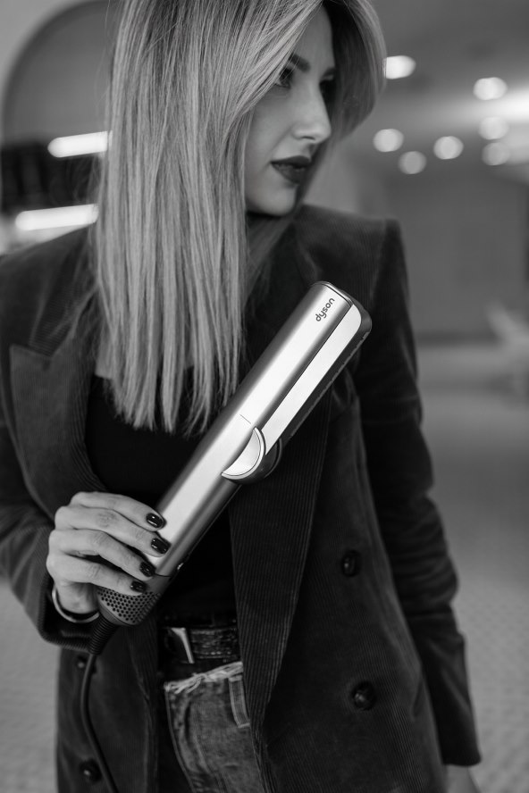 Teuta Mesaroš i Dyson predstavili su novi Dyson Airstrait™ koji suši i ravna kosu