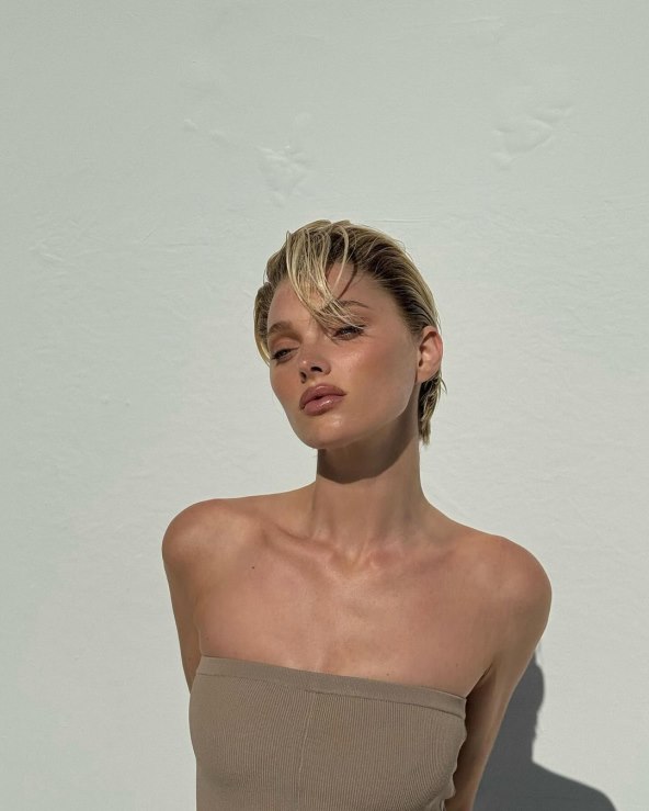 Model Elsa Hosk zna kako se nosi kratko ošišana frizura inspirirana devedesetima
