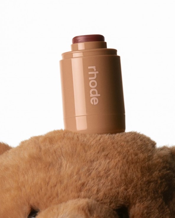 Rhode Pocket Blush kremasto rumenilo u stiku