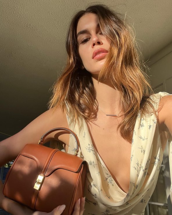 Chestnut bronde boja kose trend za 2025