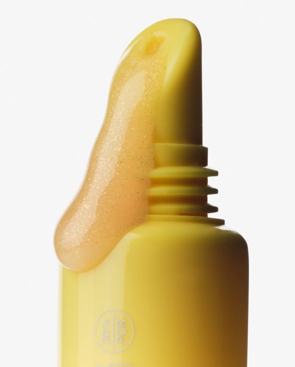 Novi Rhode Peptide Lip Treatment u nijansi Lemontini 