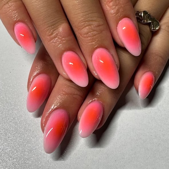 Sunset nails za ljeto 2025