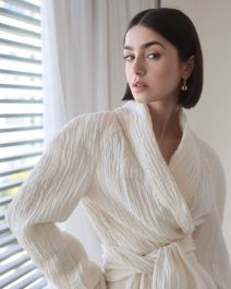 Lily Collins šokirala premršavom figurom