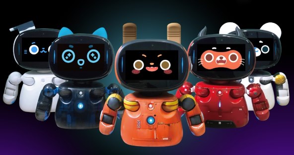 RobotBuilder DX može se naučiti za interakciju s korisnicima koristeći fizičke pokrete, slike na zaslonu i video zapise kao i razgovore.