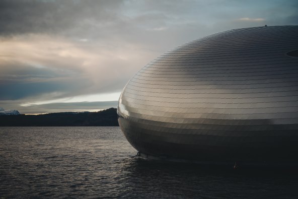 Impresivan restoran Iris s norveškog fjorda