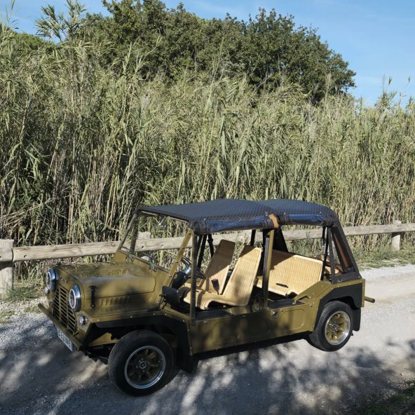 Modni brend Celine kao dio ljetne kampanje predstavio auto Moke Vintage