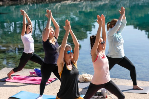 Održan je Sensa Yoga Pure Energy Retreat u hotelu Manora u Nerezinama
