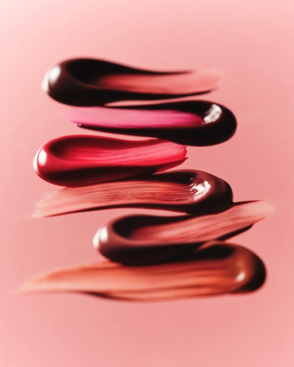 Kylie Jenner predstavlja Lip and Cheek Blush Tint