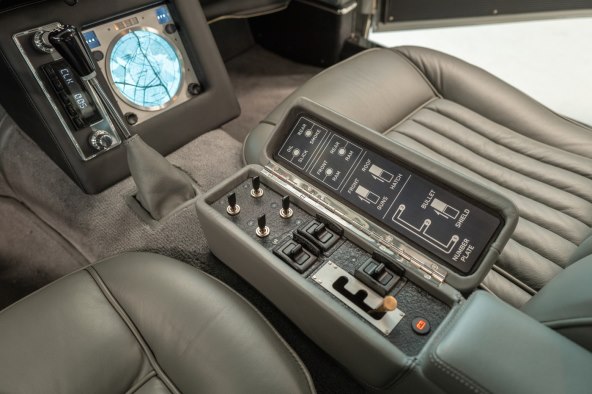 Na aukciju ide Aston Martin DB5 automobil iz James Bonda