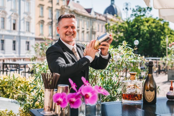 Popodnevni čaj nadahnut Orient Expressom u hotelu Esplanade