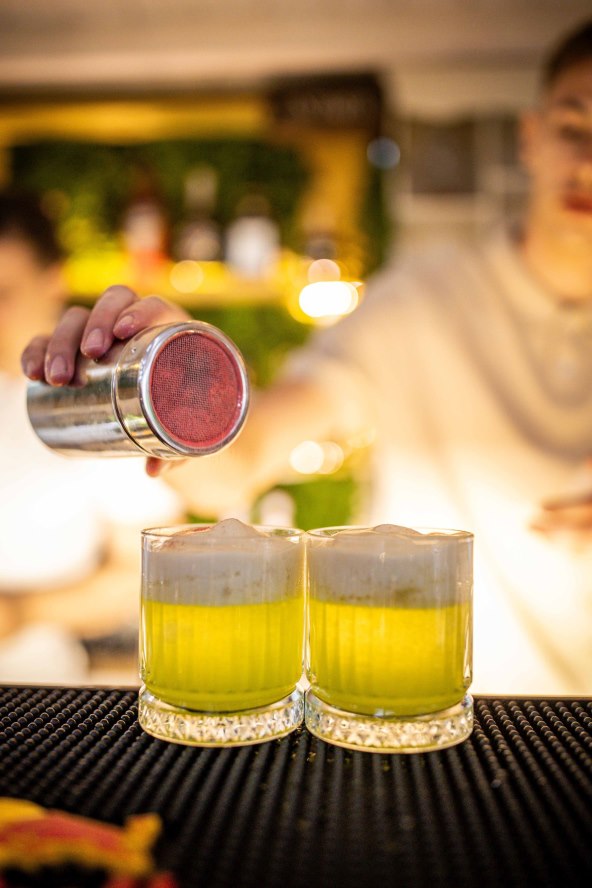 Najfotogeničniji ljetni šank u Zagrebu Botanist i Pablos bar 