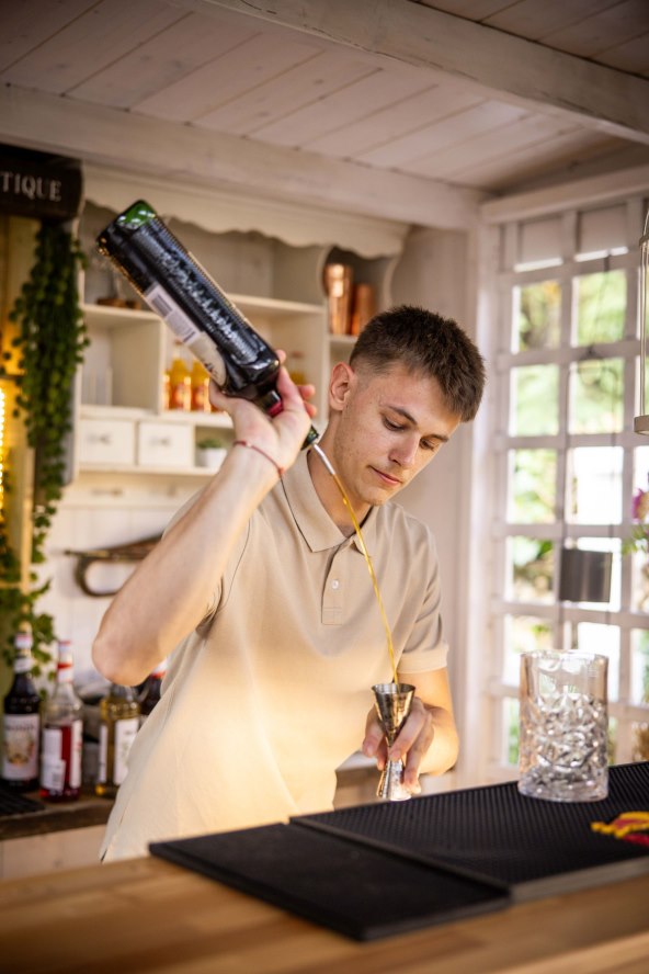 Najfotogeničniji ljetni šank u Zagrebu Botanist i Pablos bar 