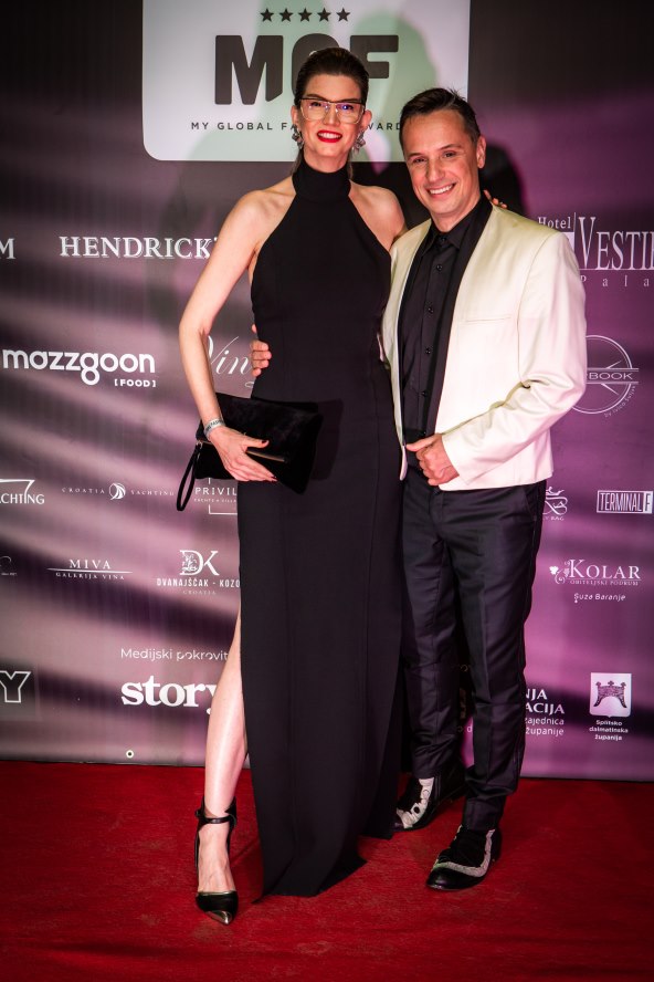 Koliko vrijede zlatni iPhone telefoni koje je Messi poklonio suigracima?