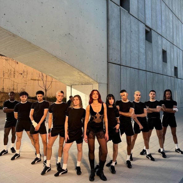 Dua Lipa ima novi singl Illusion čiji je video sniman u Barceloni