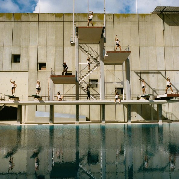 Dua Lipa ima novi singl Illusion čiji je video sniman u Barceloni