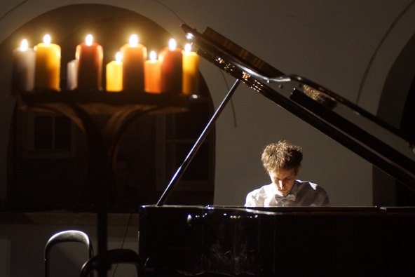 Program 25. sezone Scene AMADEO