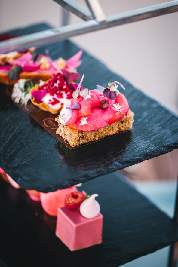 Pink popodnevni čaj u hotelu Esplanade