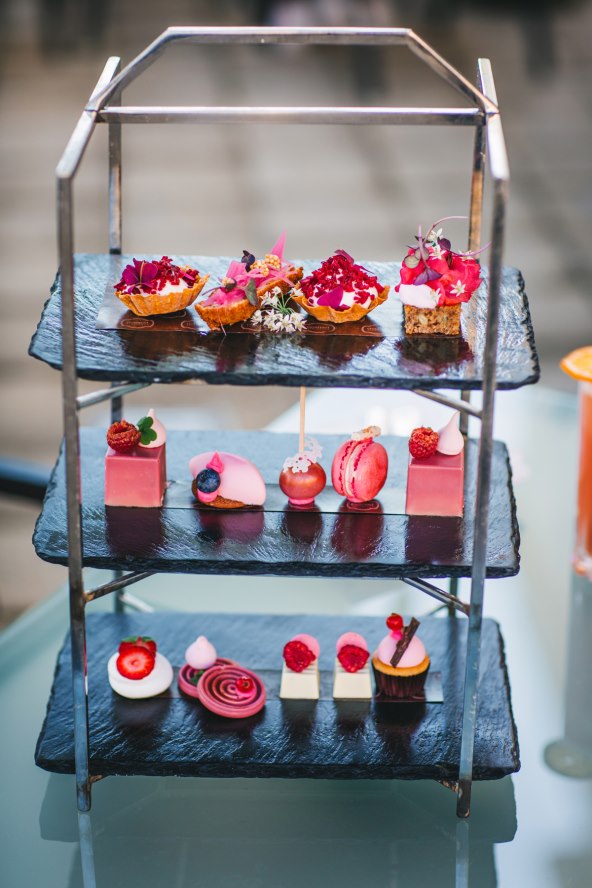 Pink popodnevni čaj u hotelu Esplanade