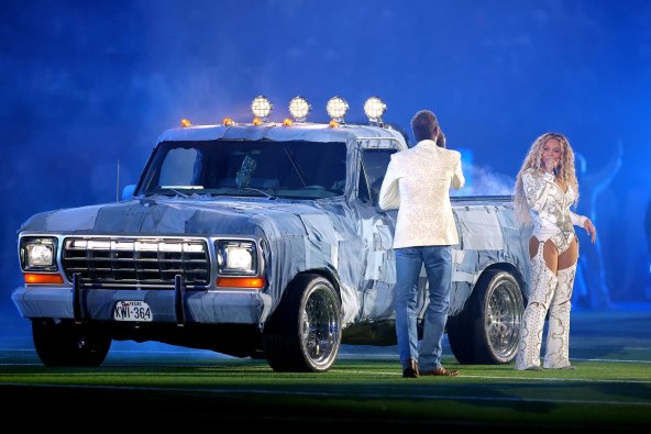 Beyonce nastupila na božićnom super bowlu