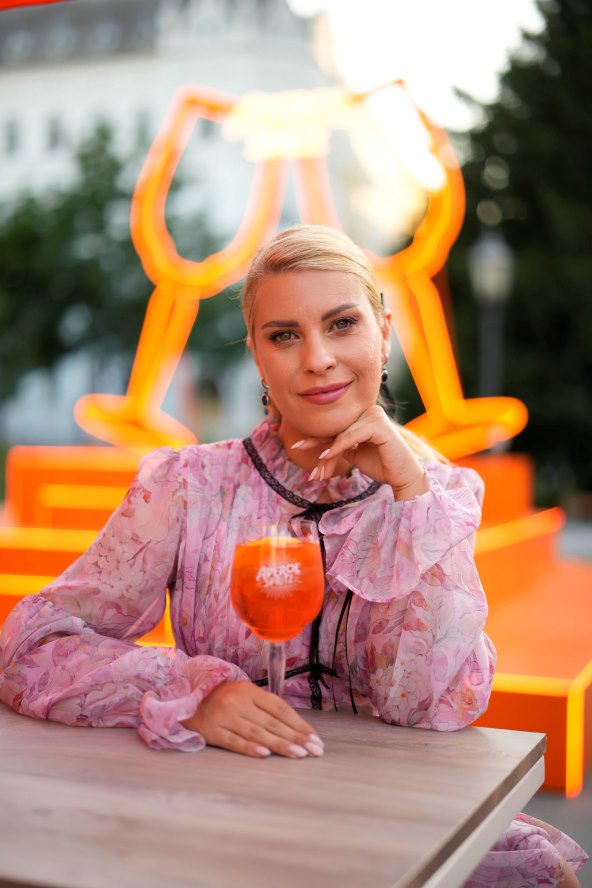 Aperol Turn On The Sunset pop up