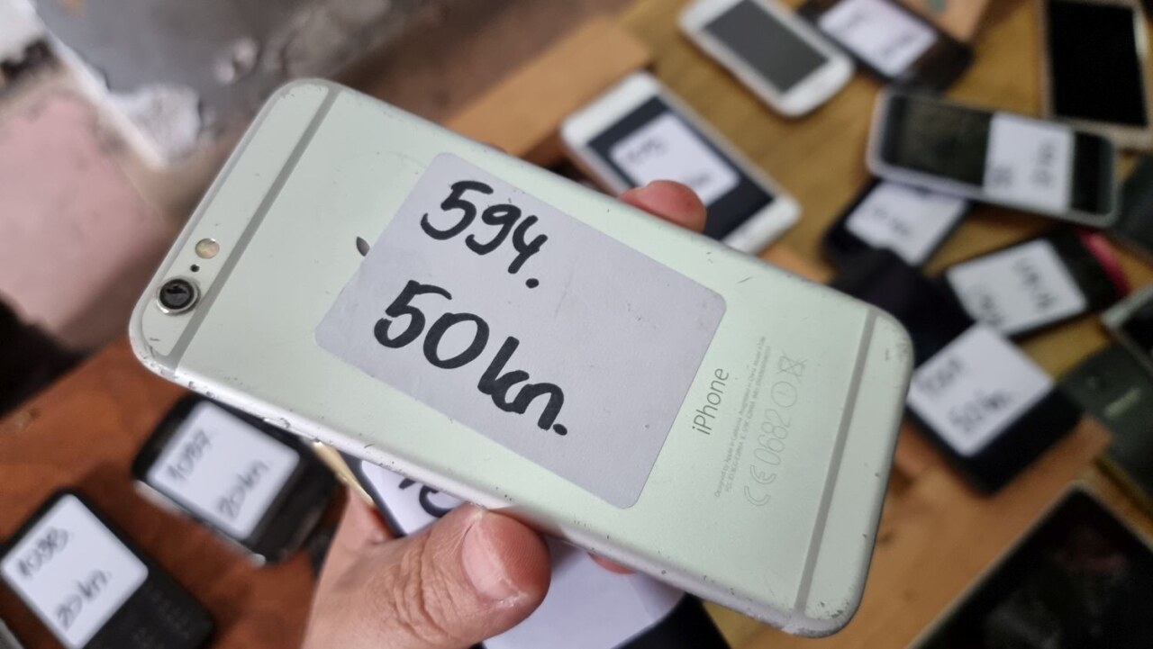 MOBITELI, BICIKLI, LAPTOPI, TORBE Bili smo na javnoj prodaji u policijskoj upravi Zagrebačkoj