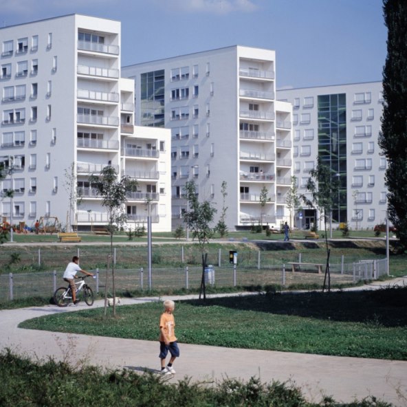 Visestambeno naselje Pavlenski put, foto Miljenko Bernfest.jpg