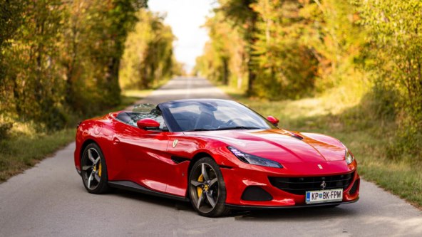 FOTO 2 -Ferrari Portofino.jpg