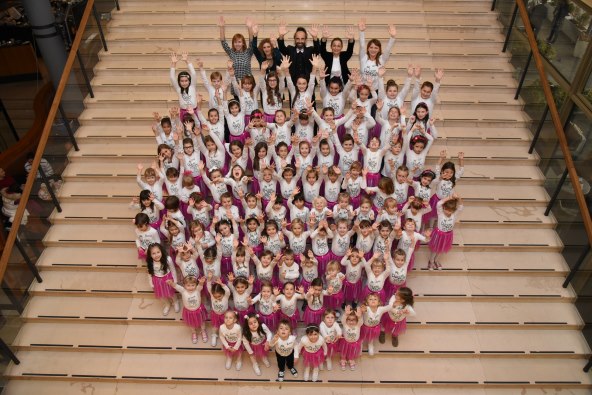 Male i velike zvijezde pjevaju i plešu Zagrebu za rođendan u Lisinskom