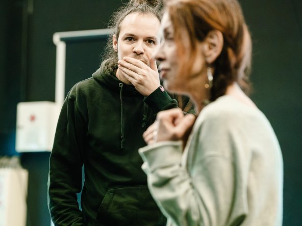 Praizvedba drame i promocija knjige Sin, majka i otac sjede za stolom i dugo šute u ZKM