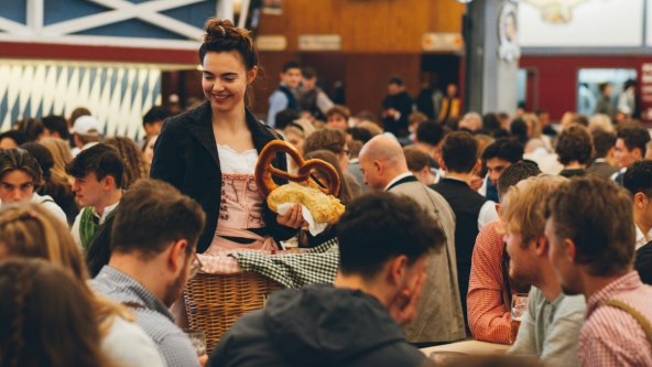 Kreće Oktobeer Fest - ilustracija.jpg