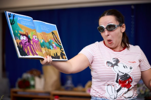 Voditeljica Antonia Ćosić objavila slikovnicu za djecu Krakograd