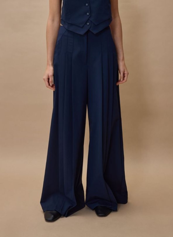 Plisirane hlače širokih nogavica/ Reserved/ 13,99 EUR