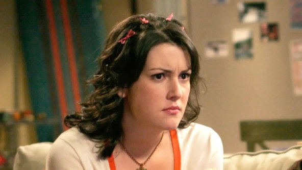 Melanie Lynskey (1).jpg