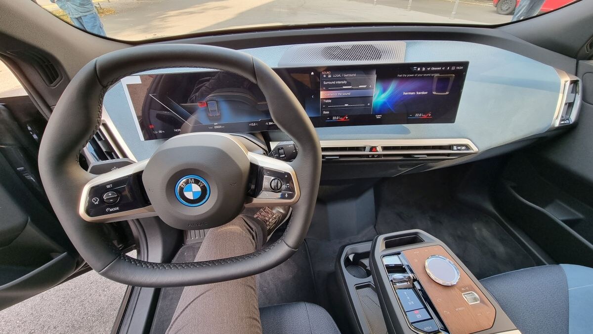 BMW iX (12)