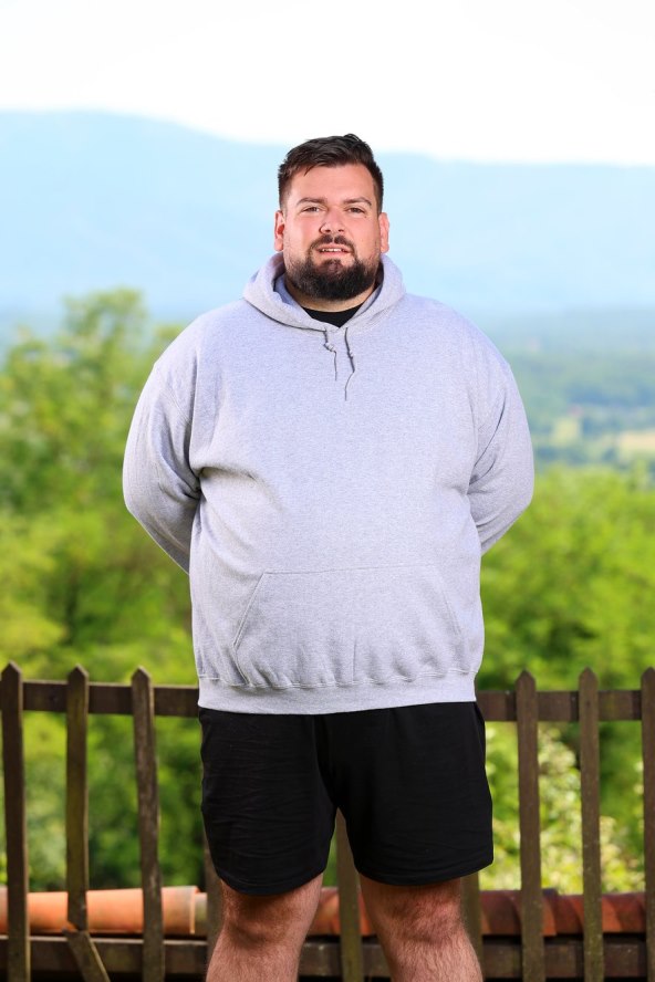 dominik, život na vagi