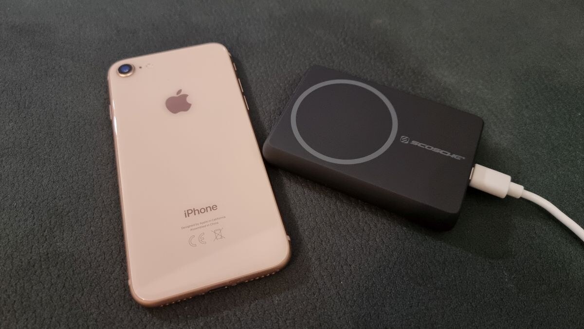Scosche Magnetic Wireless Power Bank (1).jpg