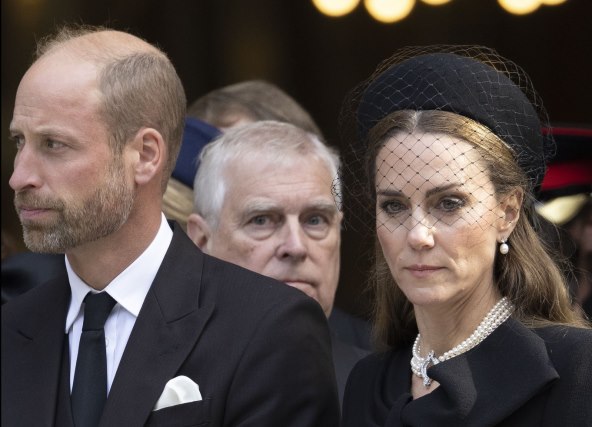 Princ William, princ Andrew i Kate Middleton