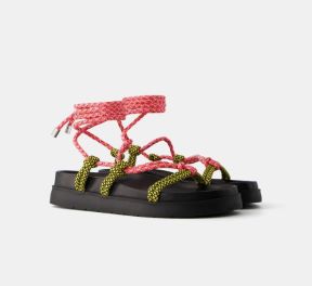 Ravne sandale s konopčićima/ Bershka/ 29,99 EUR
