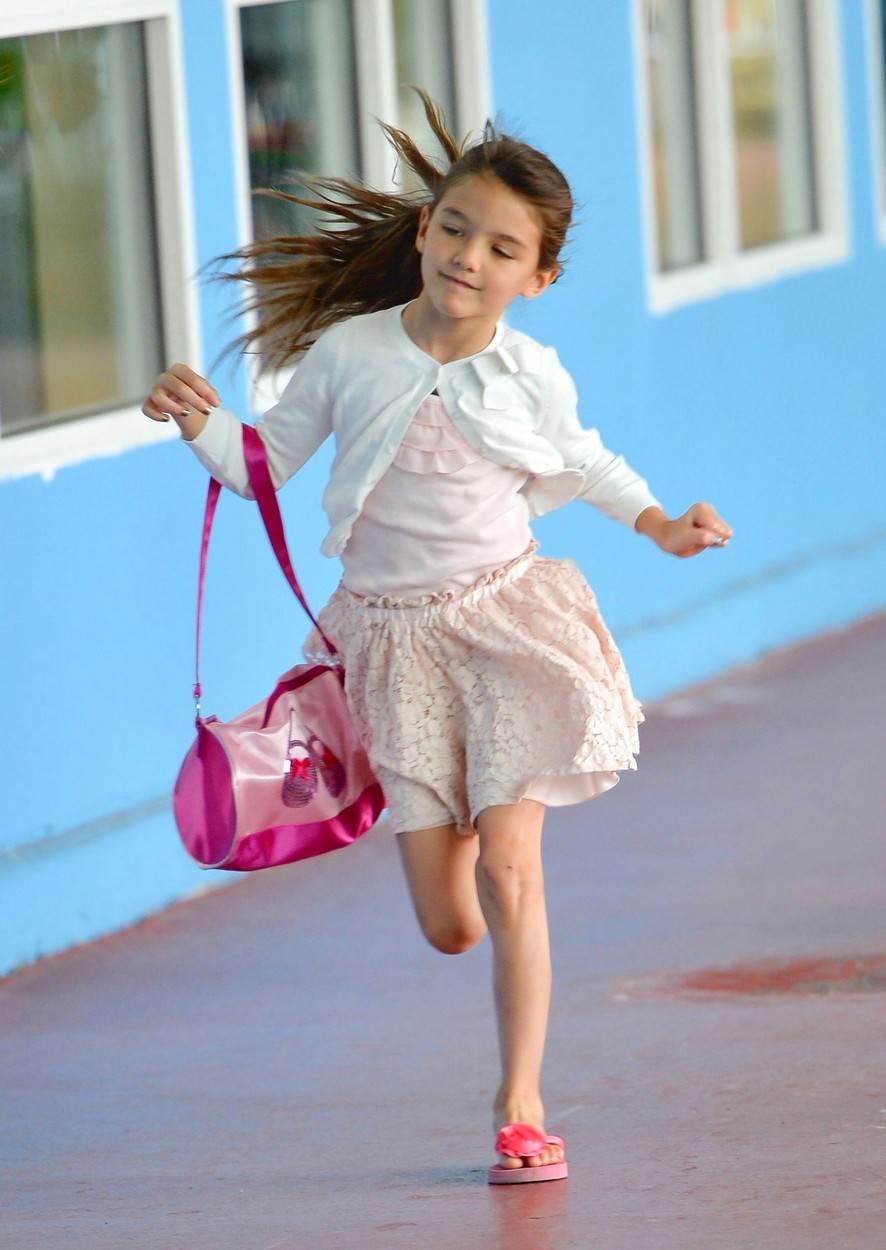 Suri Cruise nalikuje na majku Katie Holmes